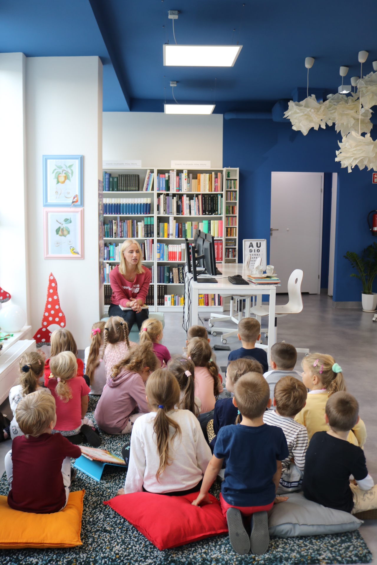 Lekcje biblioteczne z udziałem dzieci z przedszkola Pod Topolą