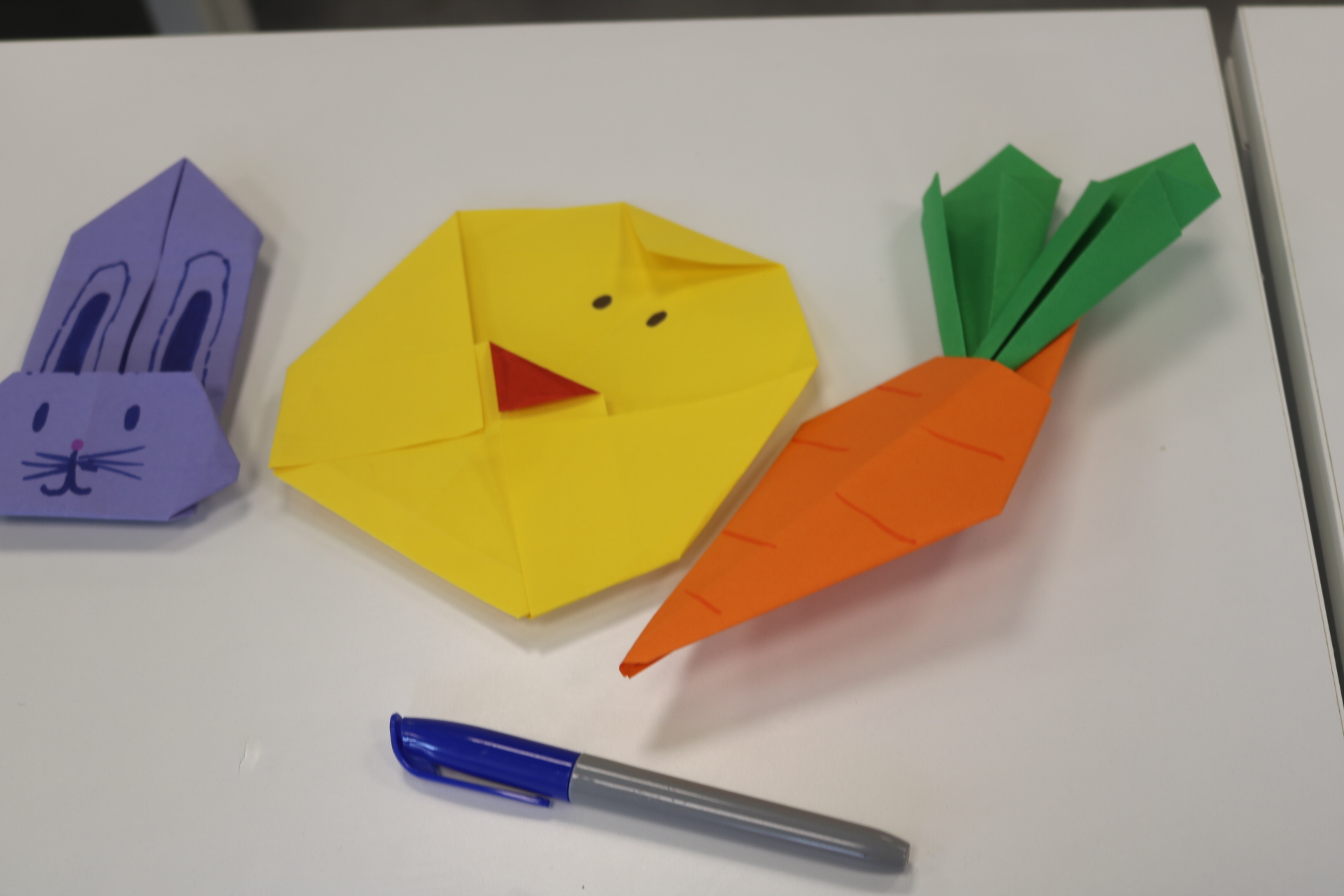 prace uczestników warsztatów Origami w Bibliotece