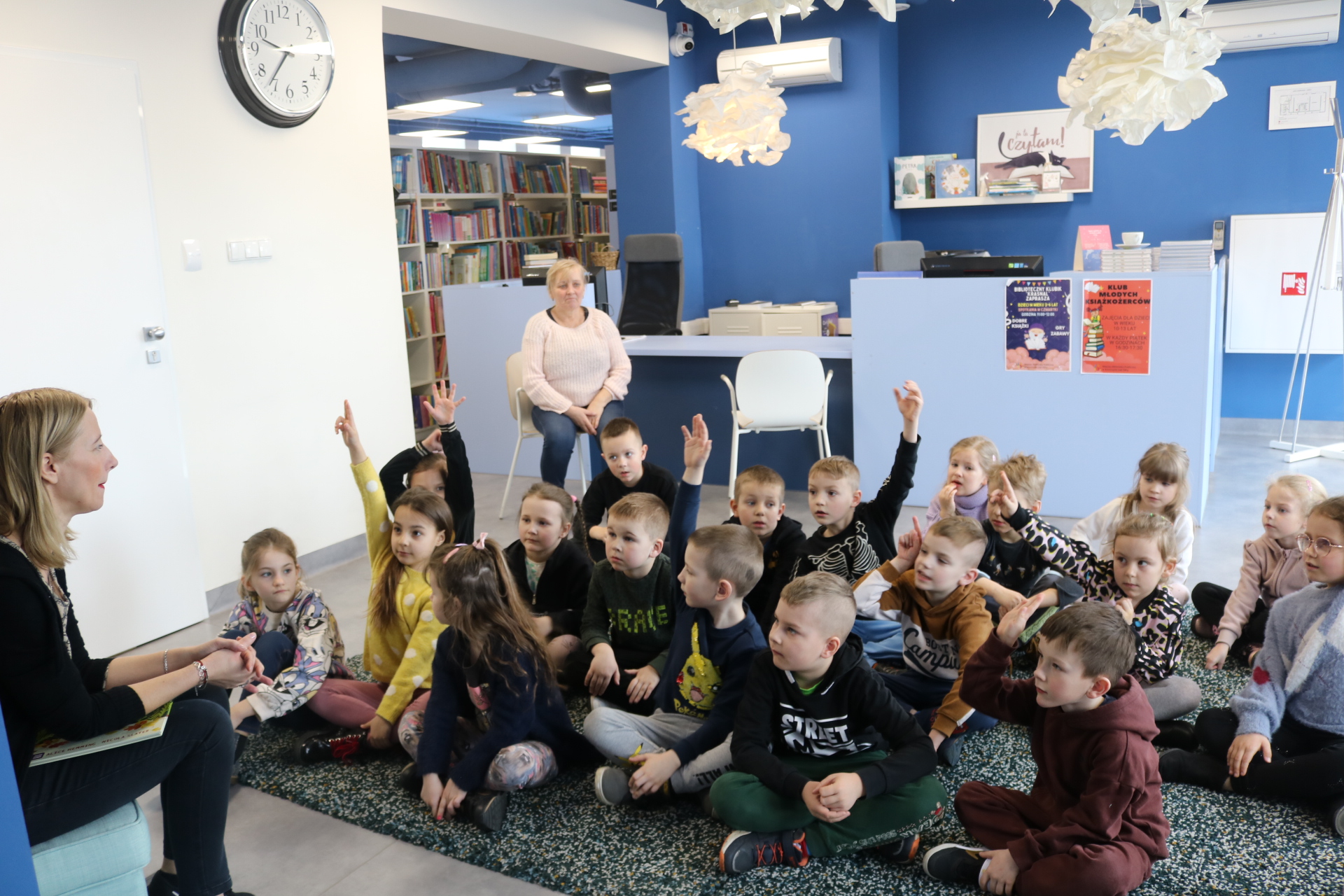 Lekcja biblioteczna z 6-latkami z Przedszkola Miejskiego Ekoludki.