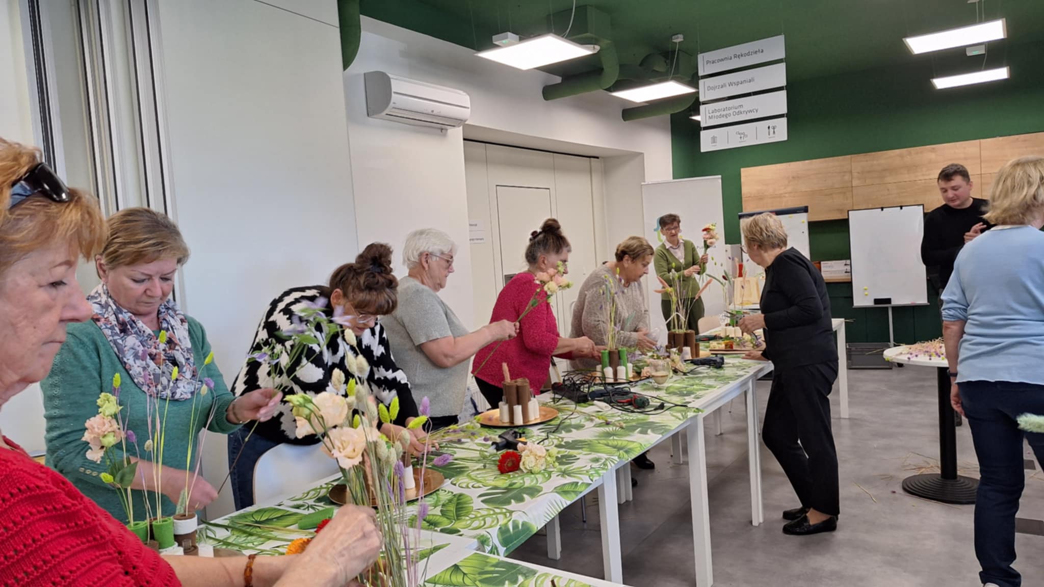 XXV Lubuski Tydzień Seniora w Bibliotece - Warsztaty florystyczne