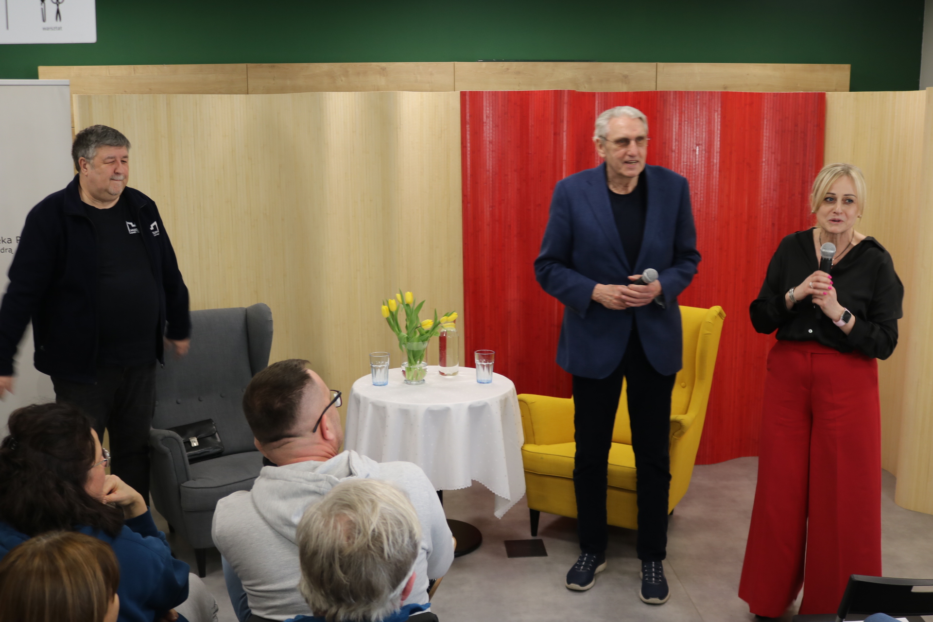 Powitanie uczestników wykładu B. Wołoszańskiego