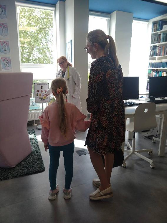 Dzieci w laboratorium badań czytelniczych 