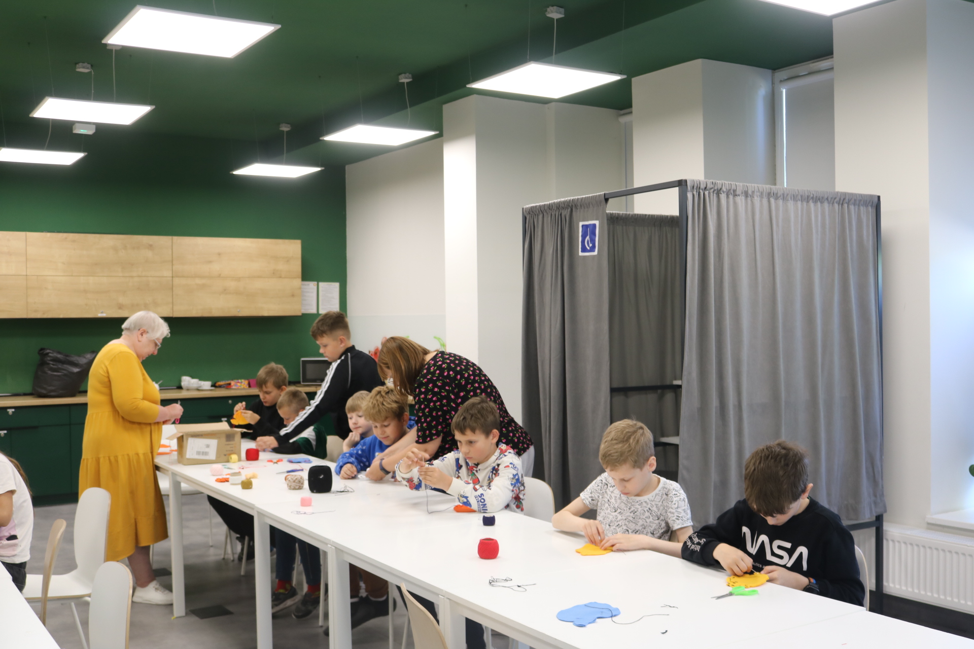 Zdjęcie uczestników w trakcie warsztatów